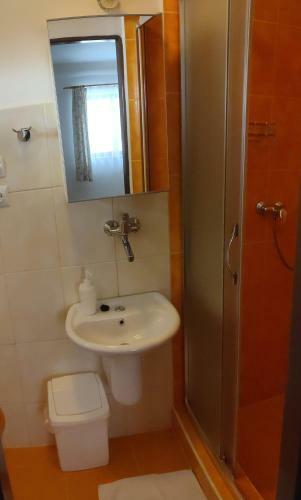 Hostal Pension Duha