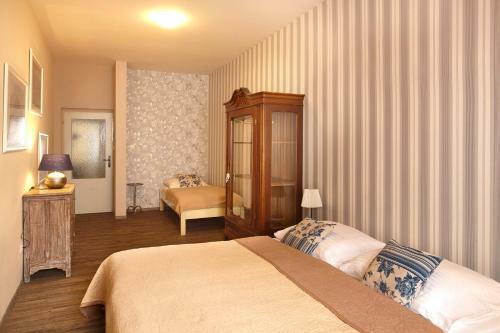 Hostal Penzion Kostnicky Dum