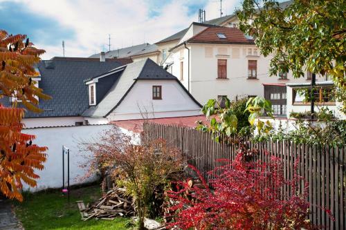 Hostal Penzion A Restaurace Modr� R??e T�bor