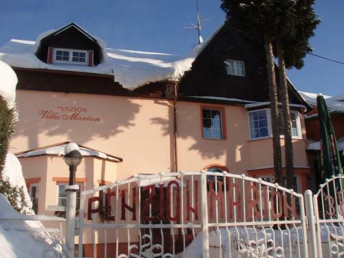 Hostal Penzion Villa Marion