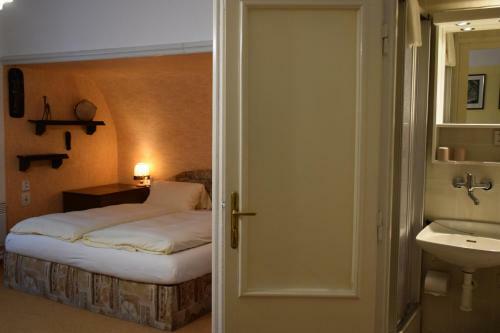 Hostal George Pension