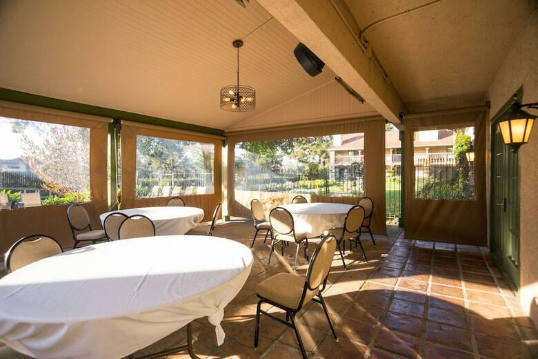 Hotel Half Moon Bay Lodge