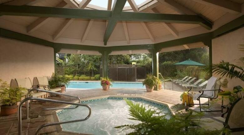 Hotel Half Moon Bay Lodge