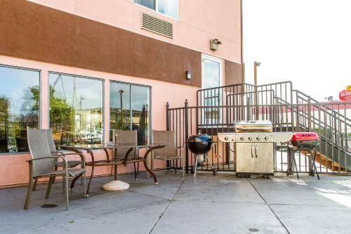 Hotel Rodeway Inn & Suites Hayward