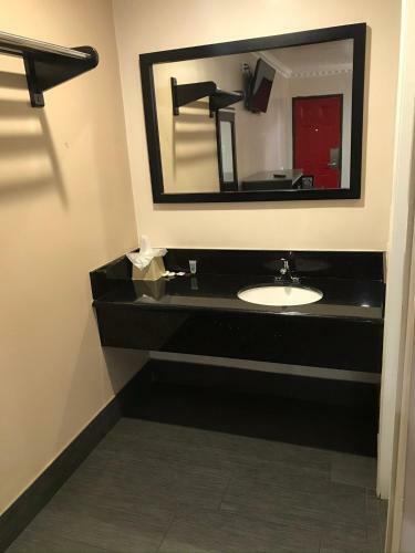 Lotus Motel Lax