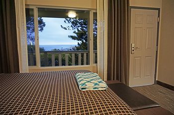 Hotel Crescent Bay Inn