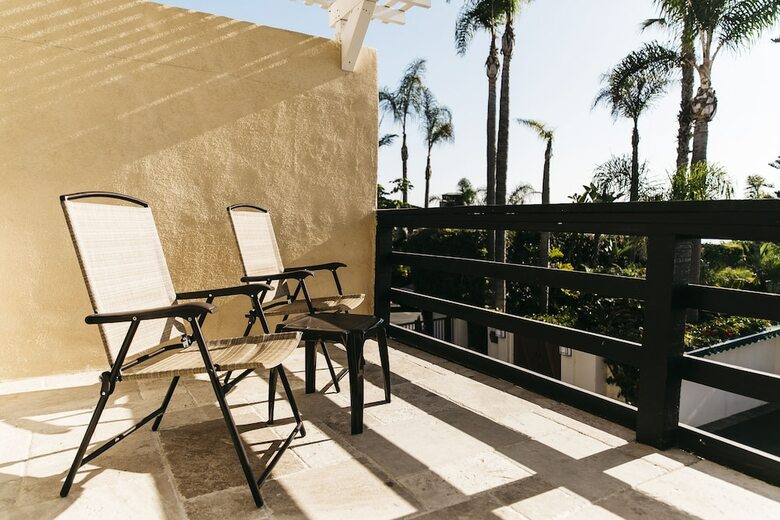 Hotel Seaside Laguna Inn & Suites