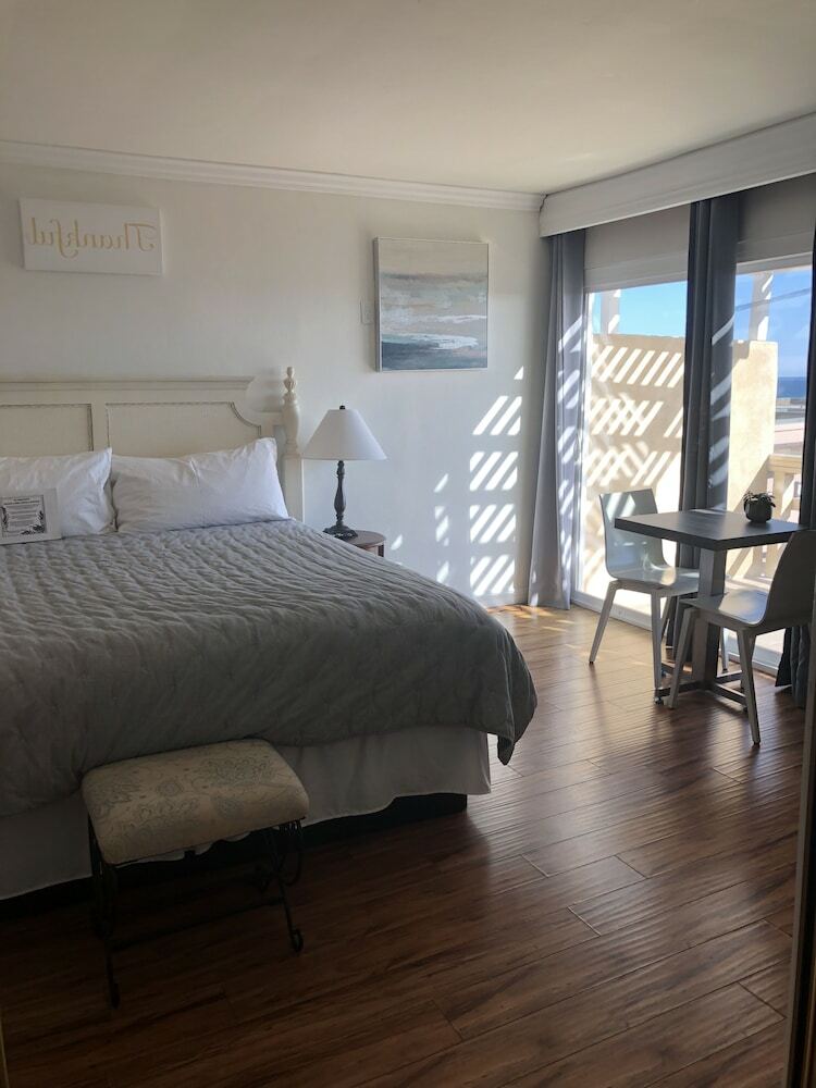 Hotel Seaside Laguna Inn & Suites