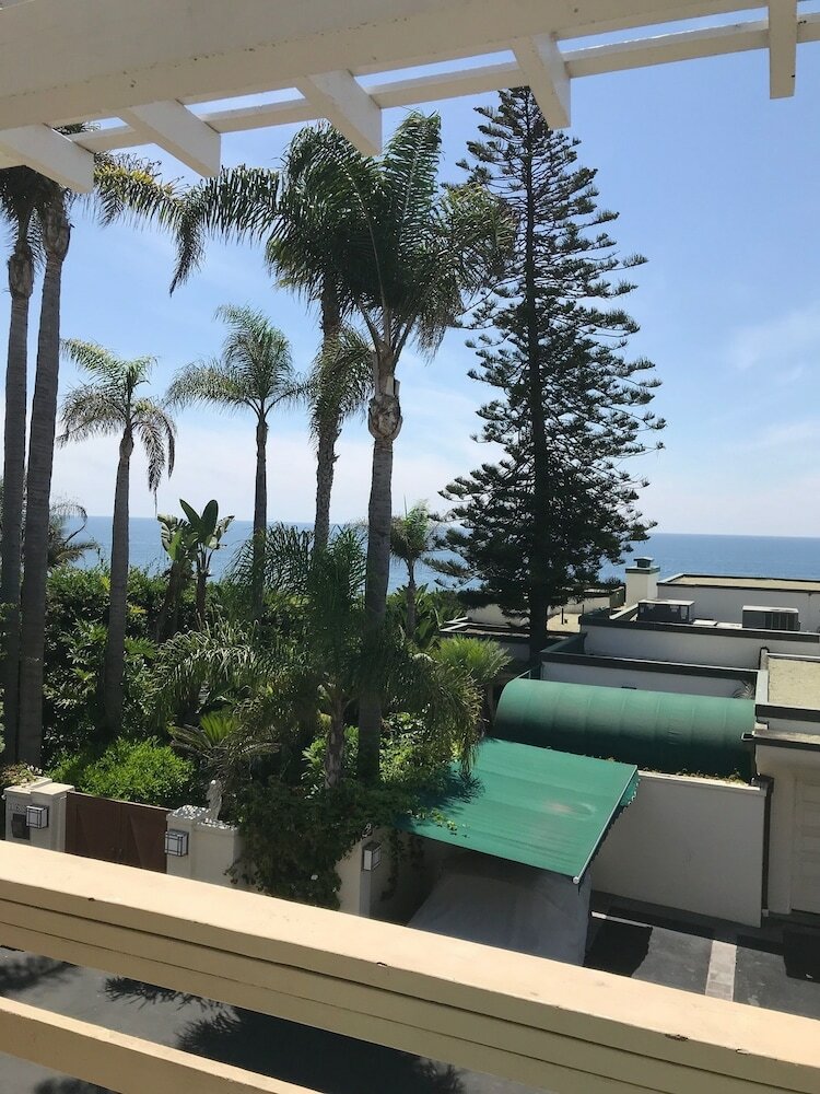 Hotel Seaside Laguna Inn & Suites