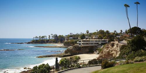 Hotel Laguna Cliffs Inn