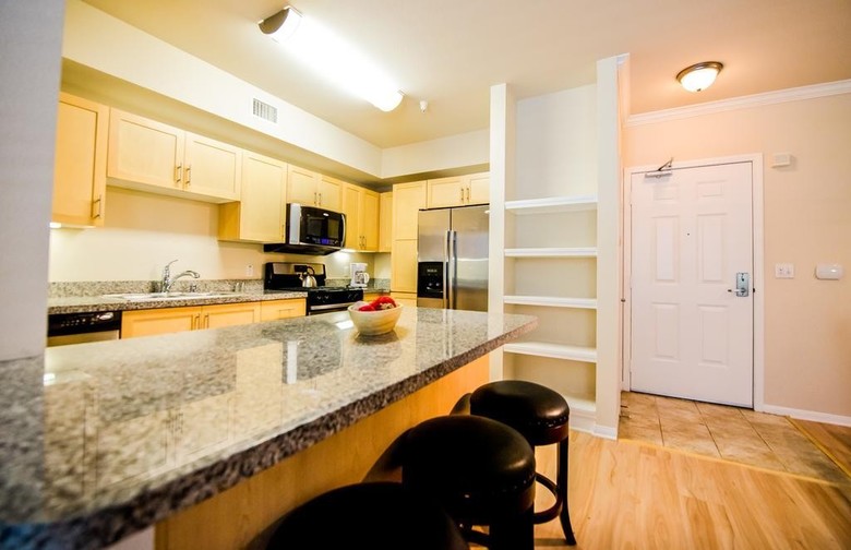 The Hollywood Ray Apartment
