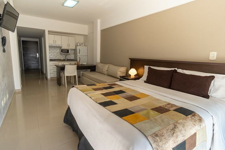 Isi Baires Apart & Suites