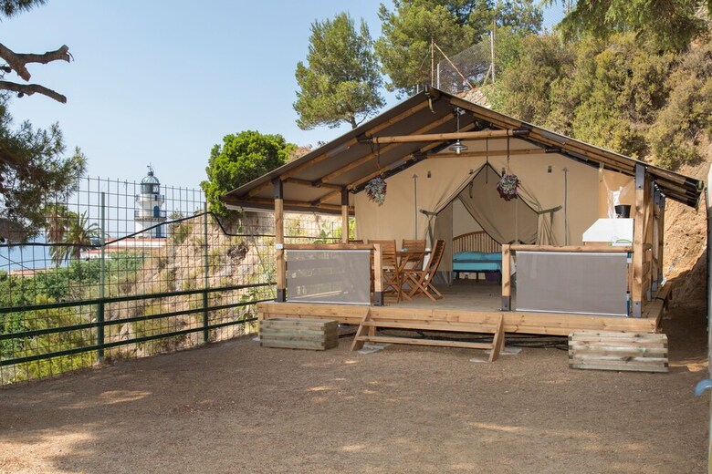 Camping Bungalows El Far