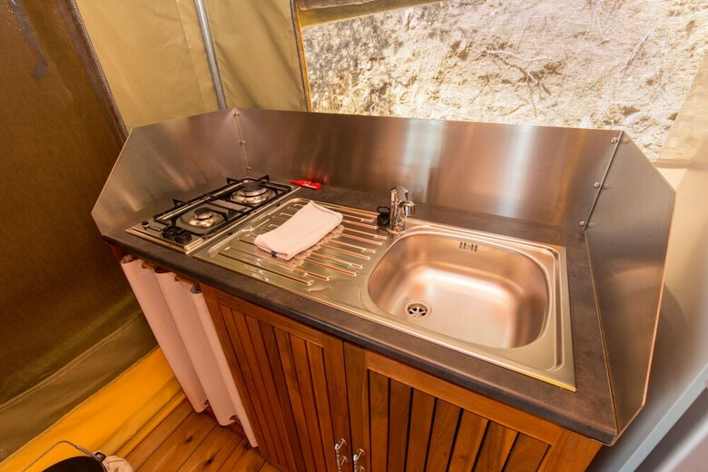 Camping Bungalows El Far