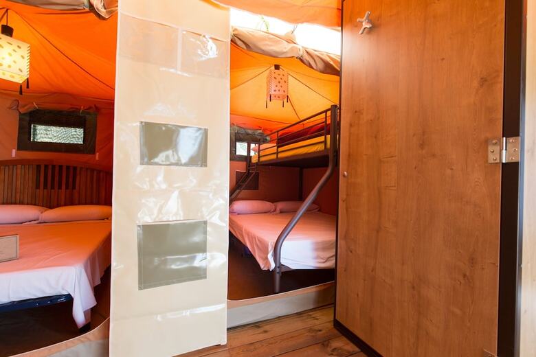 Camping Bungalows El Far