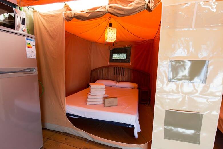 Camping Bungalows El Far