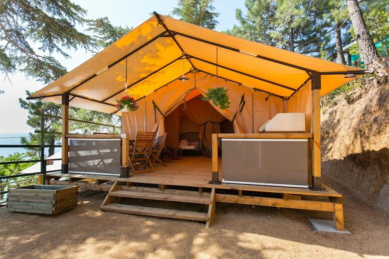 Camping Bungalows El Far