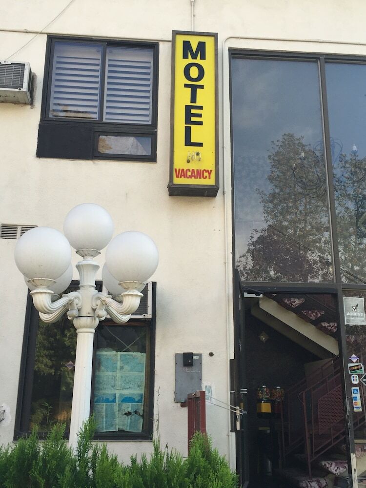 Hollywood 7 Star Motel