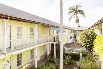 Coral Sands Motel