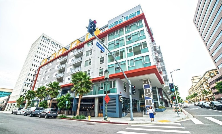 Wilshire Place Apartment