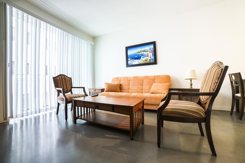 Wilshire Place Apartment