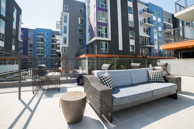 Wilshire Center Apartment