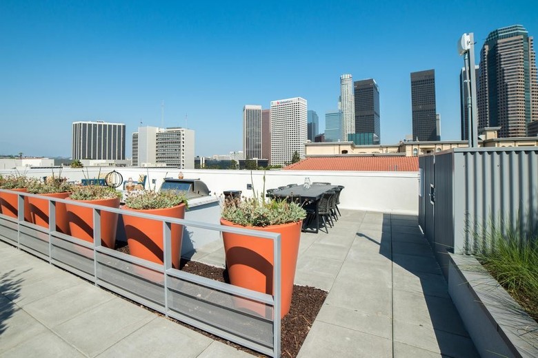 Wilshire Center Apartment