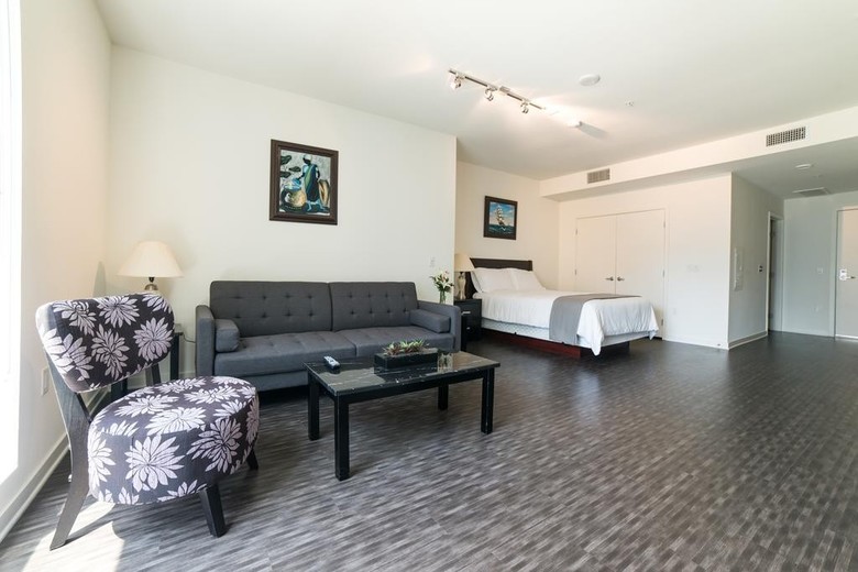 Wilshire Center Apartment