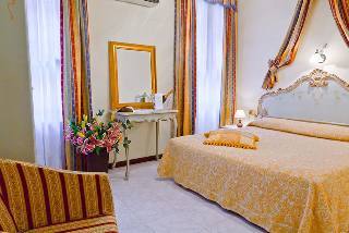 Hotel Henry