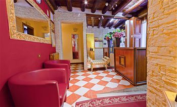 Hotel Henry