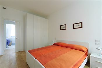 Venice Apartments