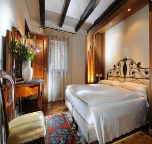 Hotel Flora