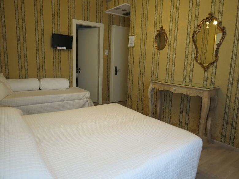 Hotel Bridge