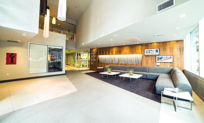 Wilshire Studio Apartment