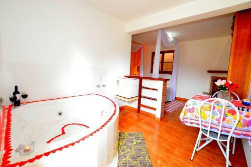 Hostal Pousada Cantinho Colibri
