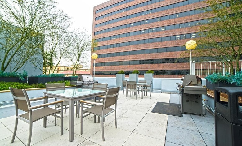 Downtown Wilshire Apartment