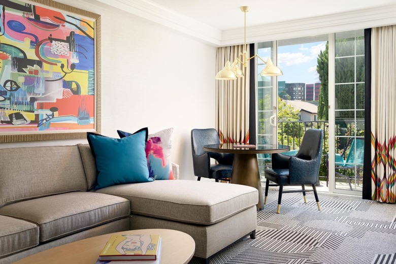 Le Parc Suites Hotel