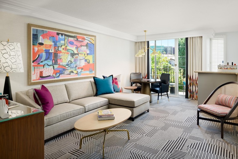 Le Parc Suites Hotel