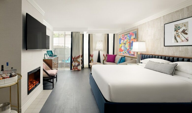 Le Parc Suites Hotel
