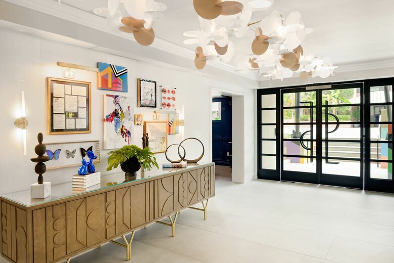 Le Parc Suites Hotel