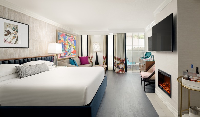 Le Parc Suites Hotel