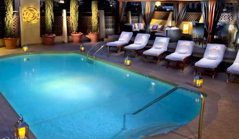 Le Parc Suites Hotel