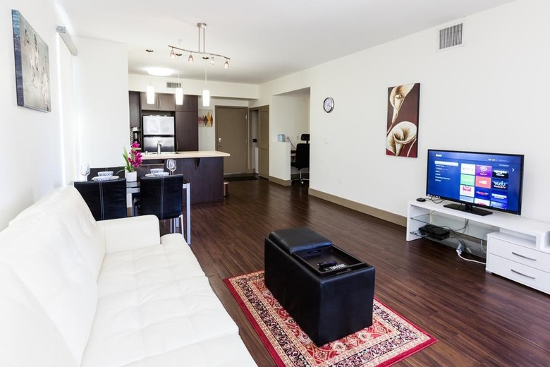 Heaven On Hollywood Furnished Apartments
