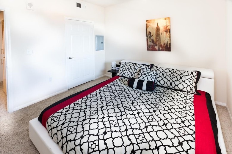 Heaven On Hollywood Furnished Apartments