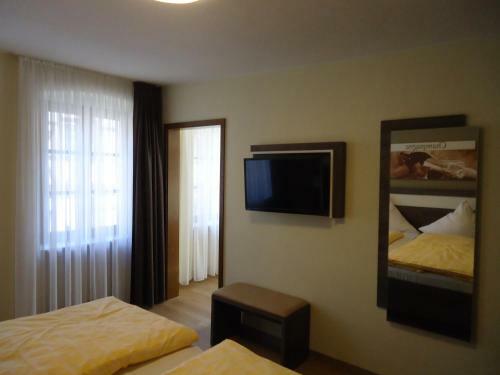 Hostal Gasthaus Huwer