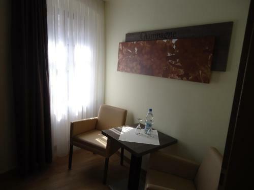 Hostal Gasthaus Huwer
