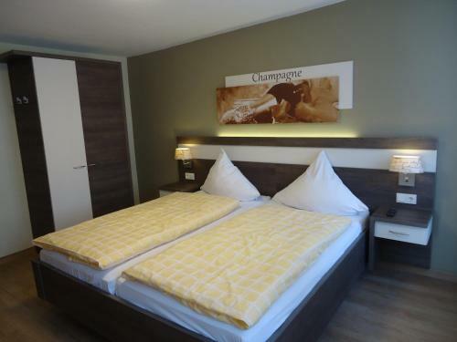 Hostal Gasthaus Huwer