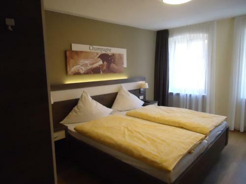 Hostal Gasthaus Huwer