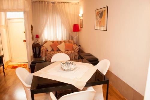 Sunny Venice Apartment