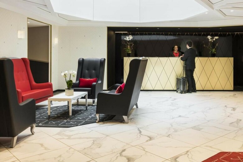 Hotel NH Paris Champs-elys�es
